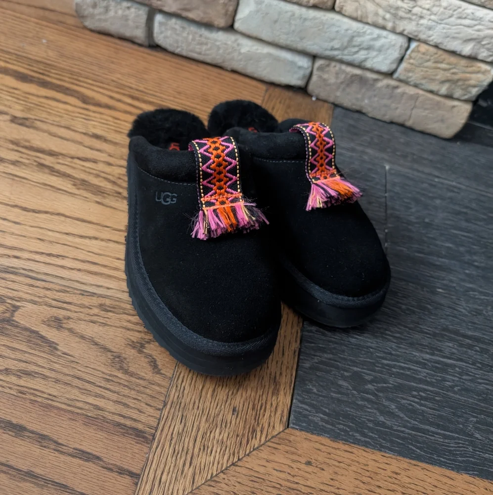 UGG Tazzle Slippers